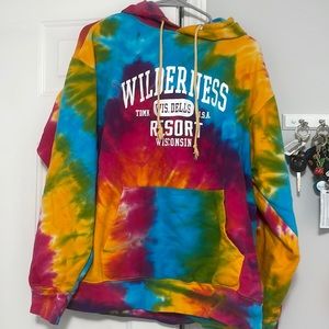 Wilderness resort Wisconsin Dells hooded sweatshirt. Tie-dye. Large